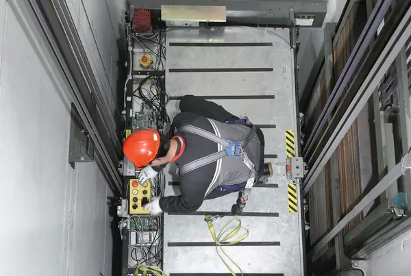 هزینه بازرسی آسانسور 1404